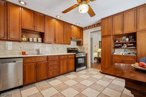 112 Midvale Avenue Long Hill NJ 07946