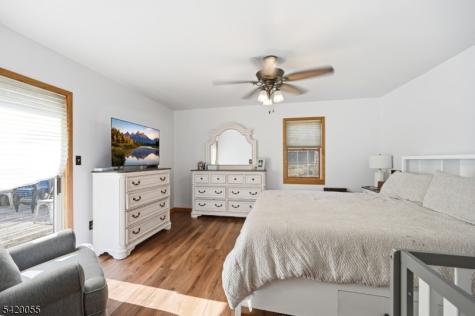 72 Hudson Drive West Milford NJ 07480