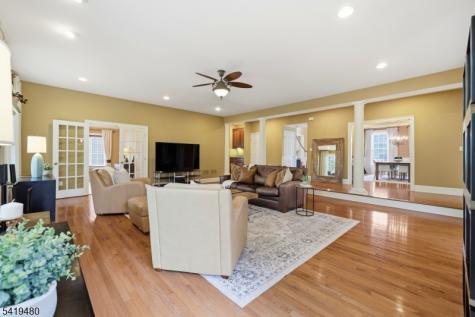 8 Ridgeline Drive Washington NJ 07853