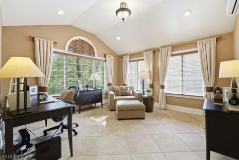 8 Ridgeline Drive Washington NJ 07853