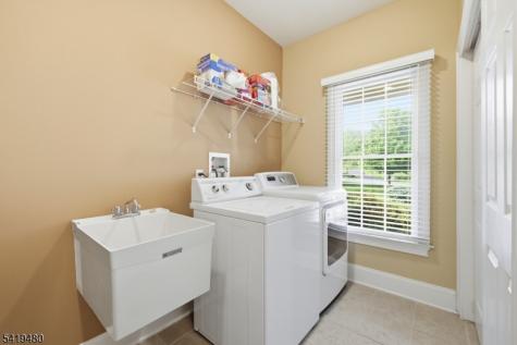 8 Ridgeline Drive Washington NJ 07853