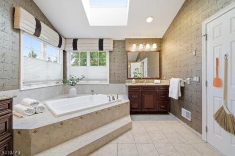 8 Ridgeline Drive Washington NJ 07853