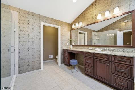 8 Ridgeline Drive Washington NJ 07853