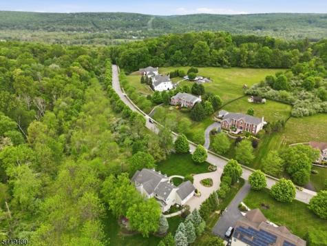 8 Ridgeline Drive Washington NJ 07853