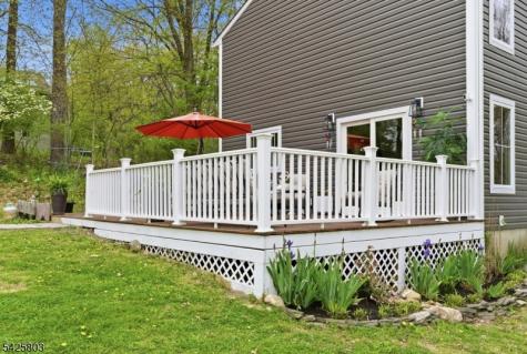 8 Danielle Drive Liberty NJ 07838