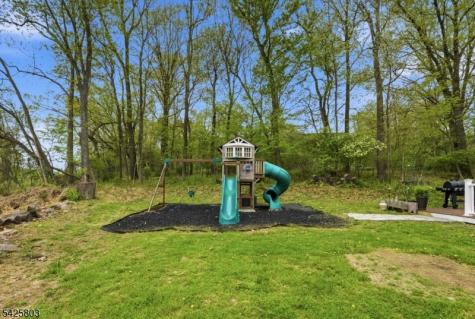 8 Danielle Drive Liberty NJ 07838