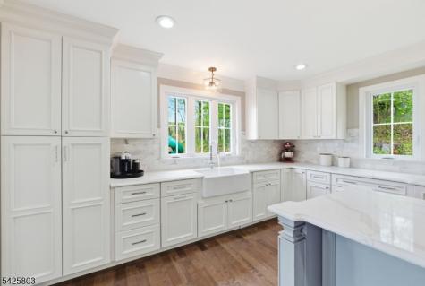 8 Danielle Drive Liberty NJ 07838