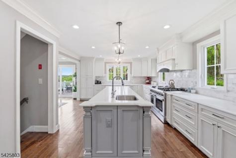 8 Danielle Drive Liberty NJ 07838