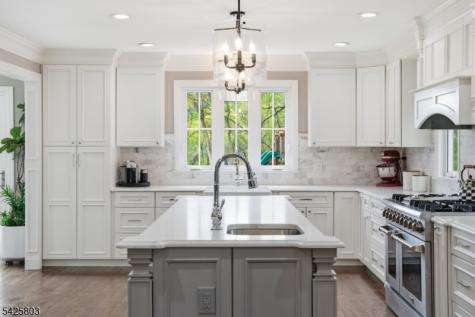8 Danielle Drive Liberty NJ 07838