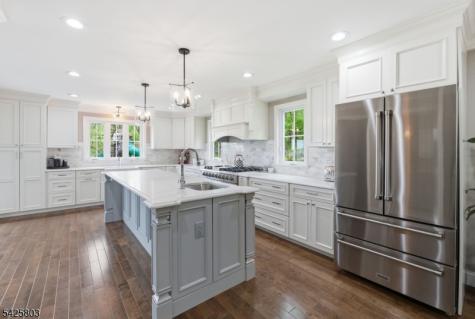 8 Danielle Drive Liberty NJ 07838
