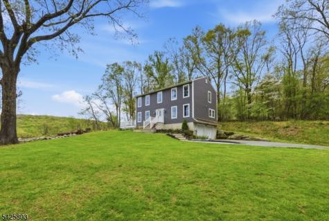 8 Danielle Drive Liberty NJ 07838
