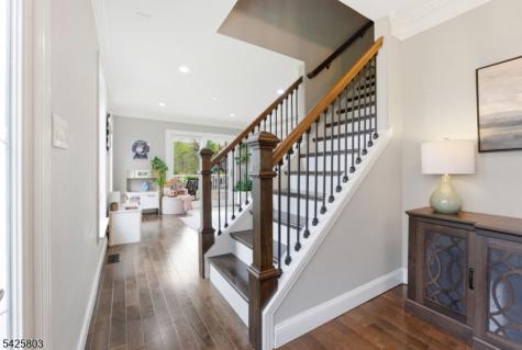 8 Danielle Drive Liberty NJ 07838