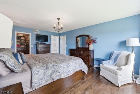 8 Danielle Drive Liberty NJ 07838