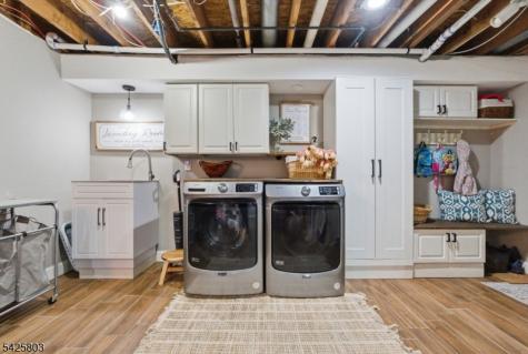 8 Danielle Drive Liberty NJ 07838