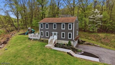 8 Danielle Drive Liberty NJ 07838