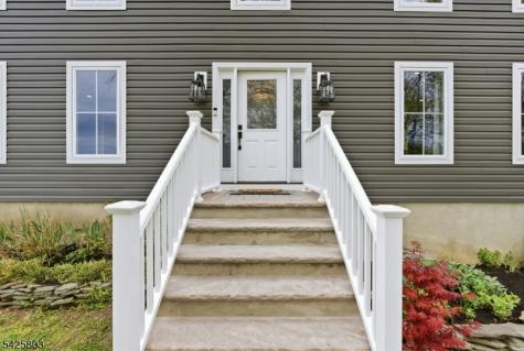 8 Danielle Drive Liberty NJ 07838