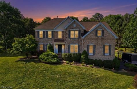 29 Old Schoolhouse Road Bethlehem NJ 08802