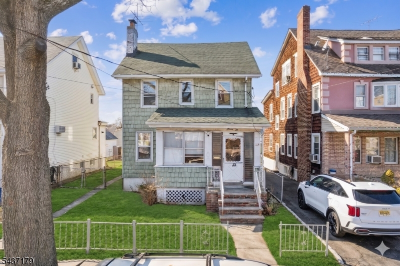 96 Beaumont Place Newark NJ 07104