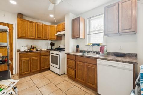 96 Beaumont Place Newark NJ 07104