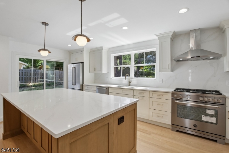 14 Maplewood Drive Livingston NJ 07039