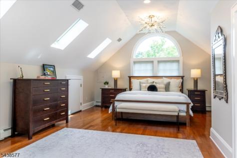 275 Highwood Avenue Ridgewood Village NJ 07450