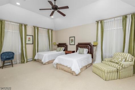 6 Harding Court Passaic NJ 07055