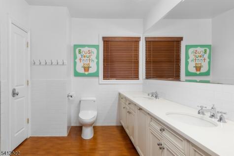 6 Harding Court Passaic NJ 07055
