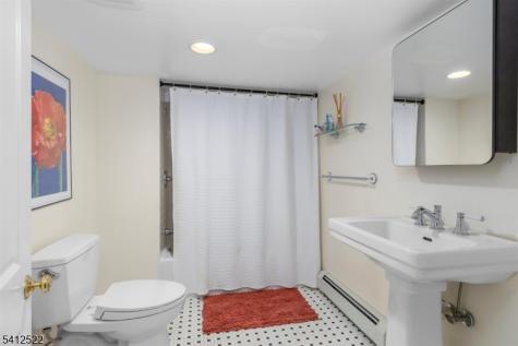 6 Harding Court Passaic NJ 07055