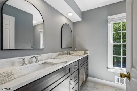14 Menlo Drive Readington NJ 08889