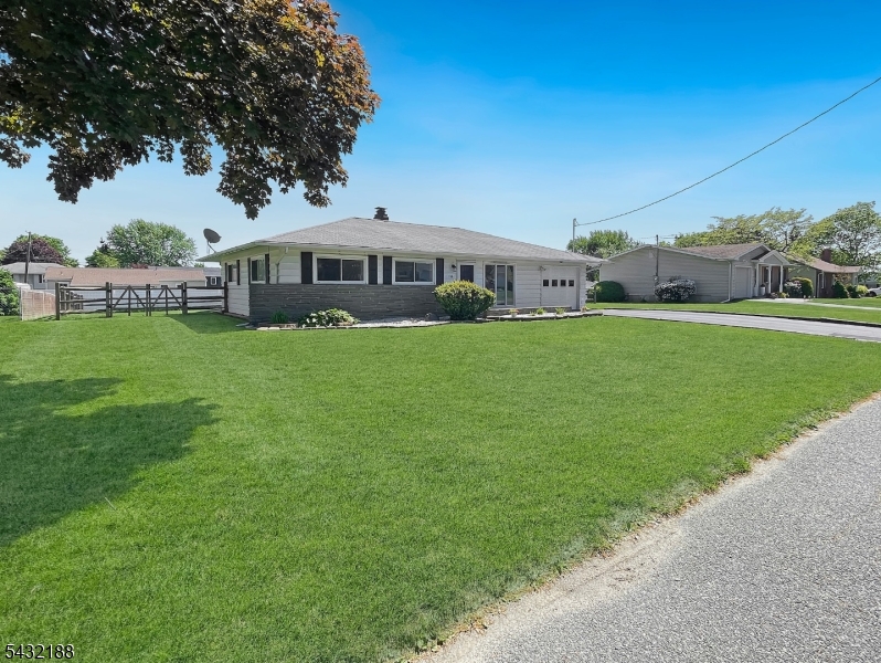706 Rugby Road Lopatcong NJ 08865