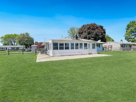 706 Rugby Road Lopatcong NJ 08865