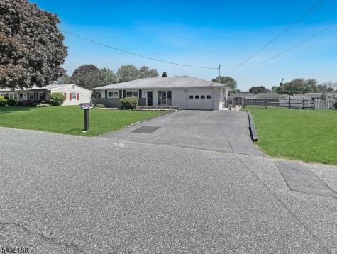 706 Rugby Road Lopatcong NJ 08865