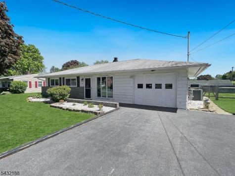 706 Rugby Road Lopatcong NJ 08865