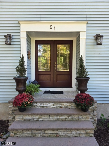 21 Powhatatan Way Mount Olive NJ 07840