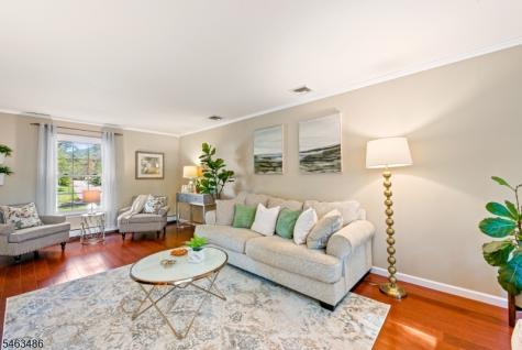 21 Powhatatan Way Mount Olive NJ 07840