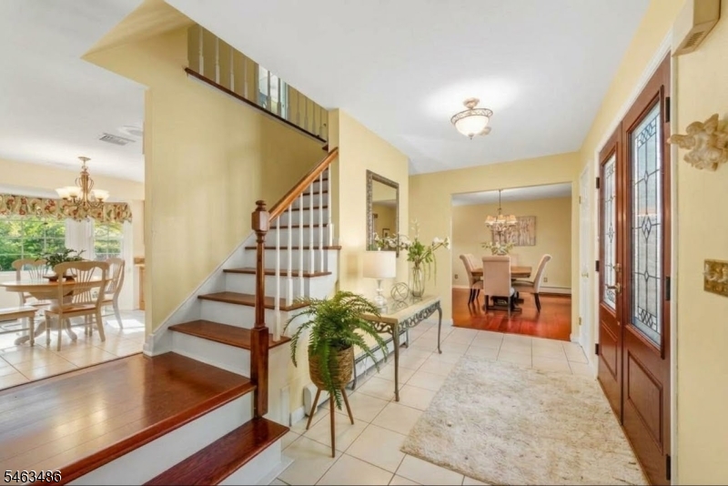 21 Powhatatan Way Mount Olive NJ 07840