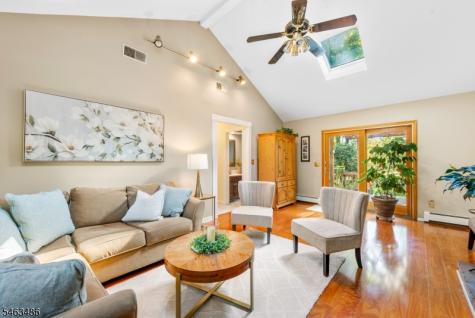 21 Powhatatan Way Mount Olive NJ 07840