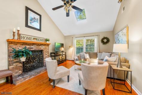 21 Powhatatan Way Mount Olive NJ 07840