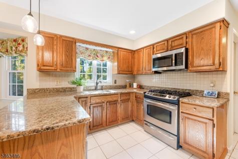21 Powhatatan Way Mount Olive NJ 07840