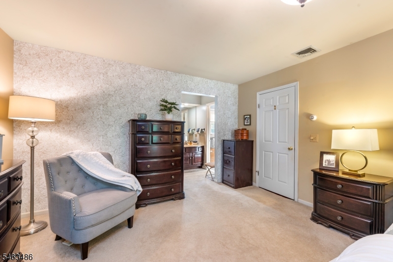 21 Powhatatan Way Mount Olive NJ 07840