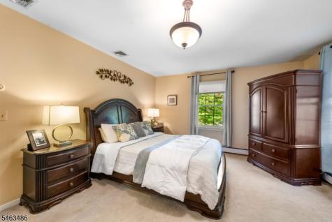 21 Powhatatan Way Mount Olive NJ 07840