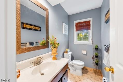 21 Powhatatan Way Mount Olive NJ 07840