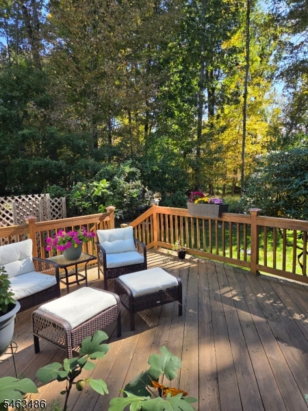 21 Powhatatan Way Mount Olive NJ 07840
