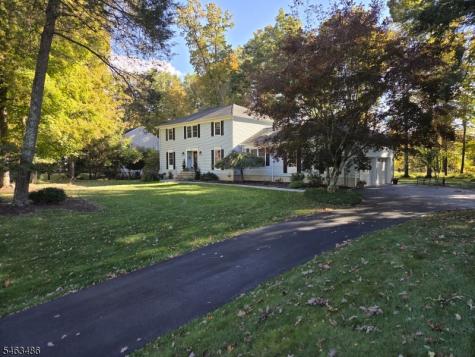 21 Powhatatan Way Mount Olive NJ 07840