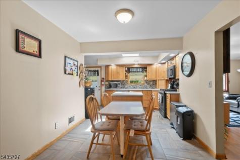 7 Halsey Avenue Riverdale NJ 07457