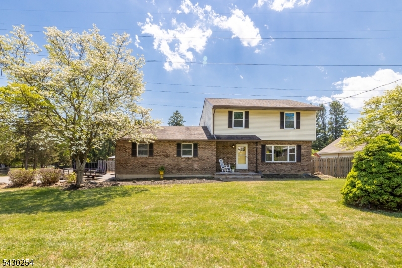 16 Abrams Road Holland NJ 08848