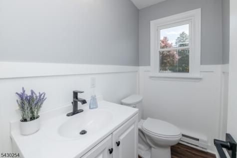 16 Abrams Road Holland NJ 08848