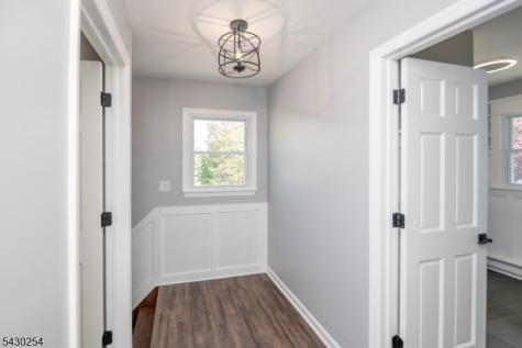 16 Abrams Road Holland NJ 08848