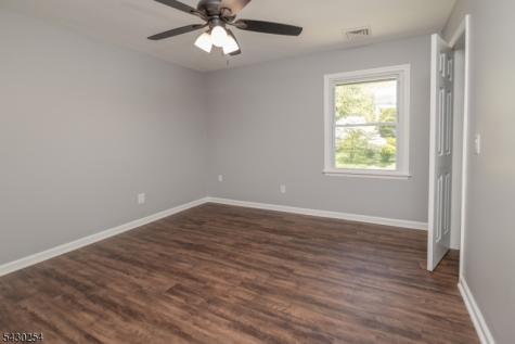 16 Abrams Road Holland NJ 08848