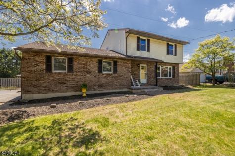 16 Abrams Road Holland NJ 08848
